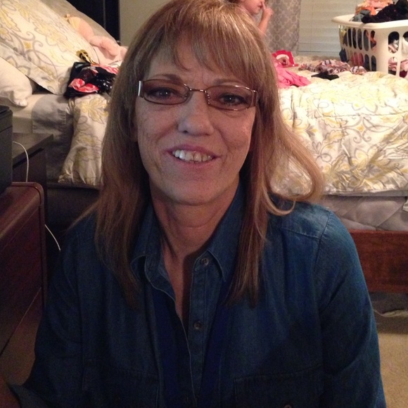Meet your Posher, Janet - Picture 1 of 1