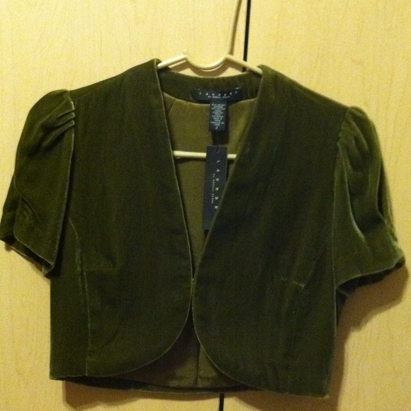 Laundry by Shelli Segal Tops - LAUNDRY Moss Green Velvet Puff Sleeve Bolero Laundry by Shelli Segal Tops - LAUNDRY Moss Green Velvet Puff Sleeve Bolero
