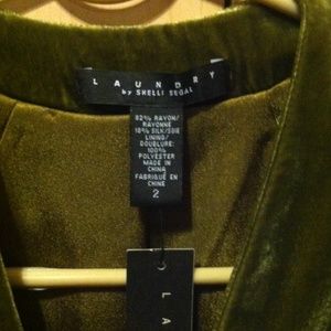 Laundry by Shelli Segal Tops - LAUNDRY Moss Green Velvet Puff Sleeve Bolero Laundry by Shelli Segal Tops - LAUNDRY Moss Green Velvet Puff Sleeve Bolero