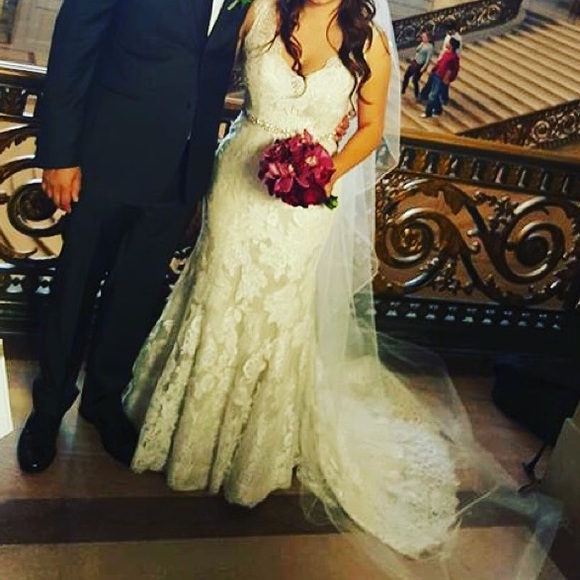 Ivory wedding dress - Picture 1 of 4