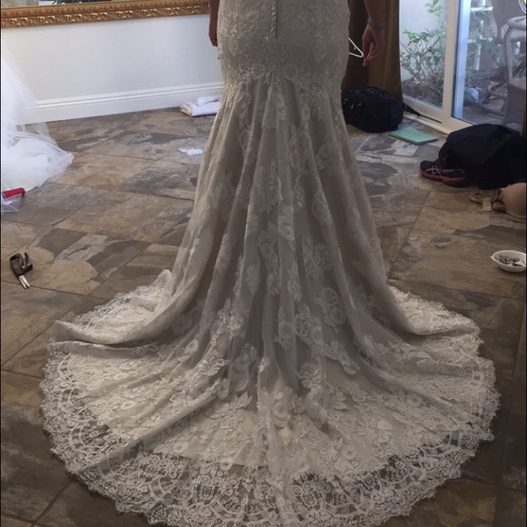 Ivory wedding dress - Picture 3 of 4