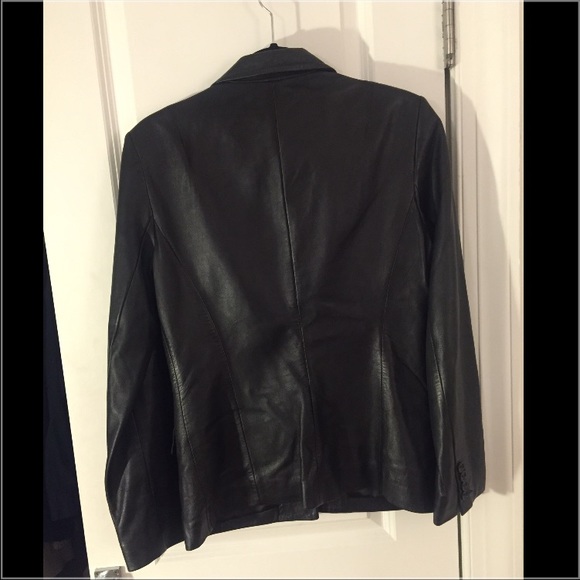 ❌SOLD❌ BCBG Leather Blazer Size 6 - Picture 4 of 4