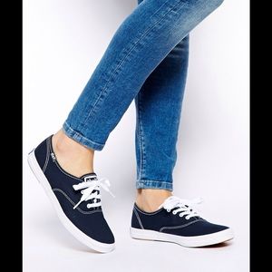 Navy blue keds