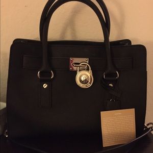 Micheal Kors purse
