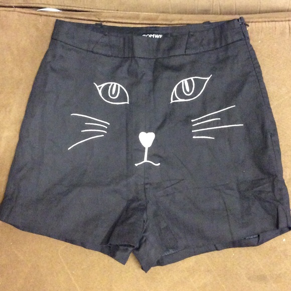 Adorable cat shorts, new, never worn