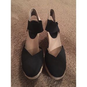 Adrienne Vittadini Wedges