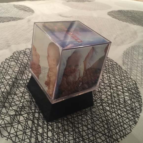 Revolving Photo Cube - Picture 2 of 3