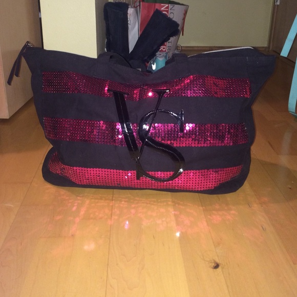 Victoria secret getaway bag !