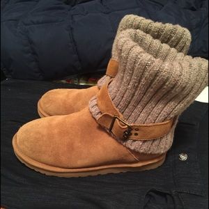 Tan/Brown Buckle Cambridge Uggs