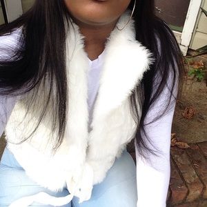 Fur vest worn once !!