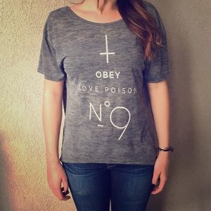 Obey Low Back Top