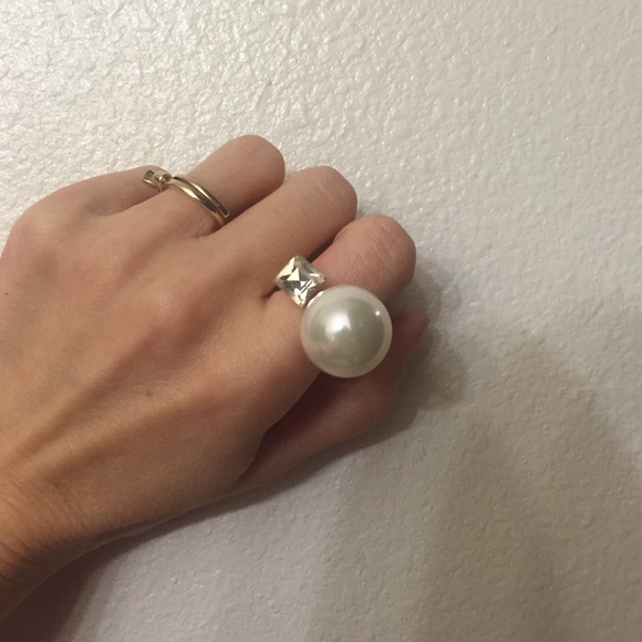 Adjustable ring