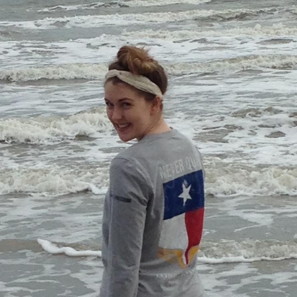 Meet your Posher, Mckenzie - Picture 1 of 1