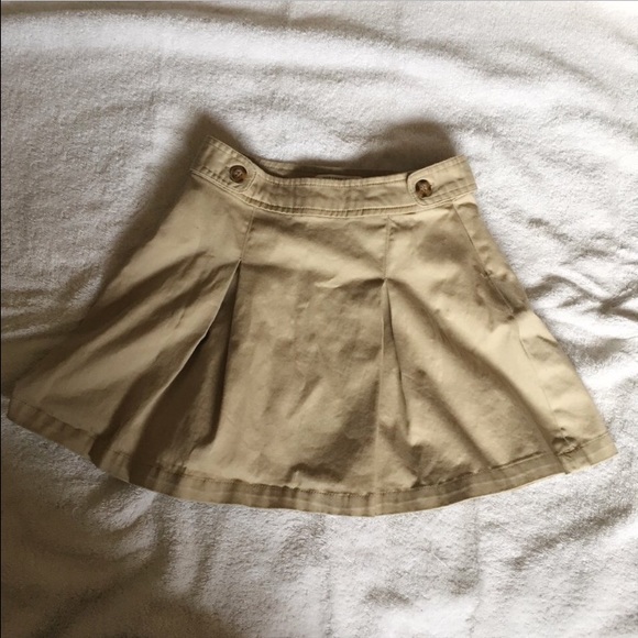 Camel pleated skirt. 🌟🌟