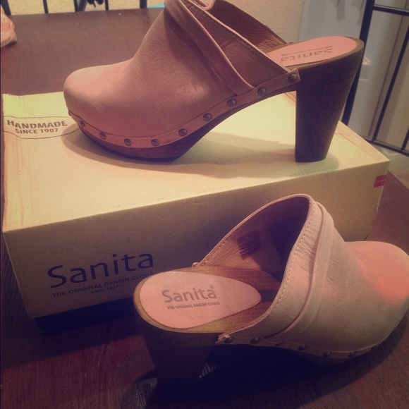 Sanita Clogs