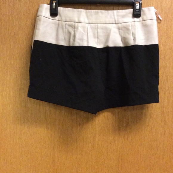 Forever 21 love 21 faux leather and linen short - Picture 2 of 2