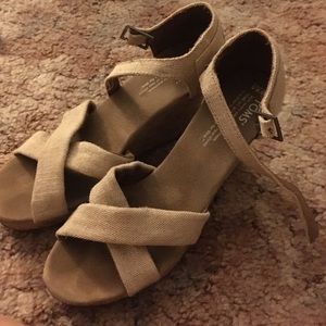 Toms heels