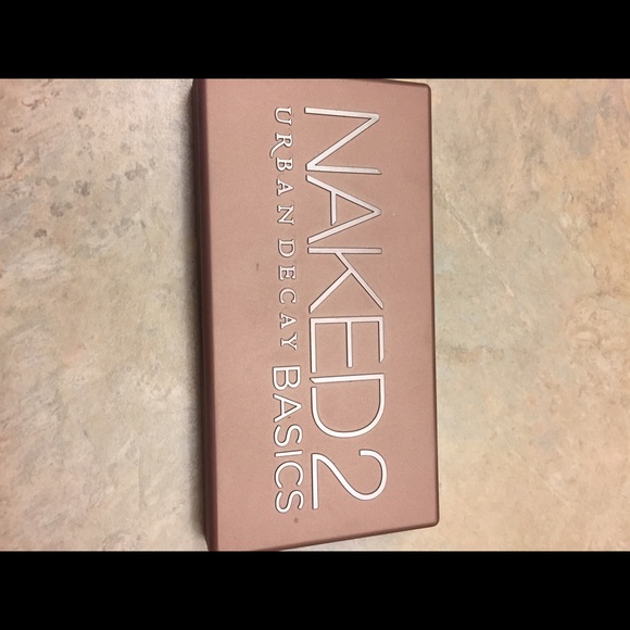 Urban decay Naked basics 2