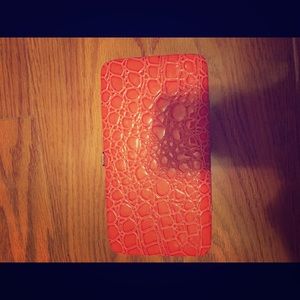 New orange wallet. Nice color.