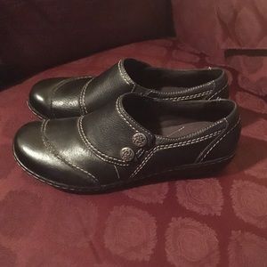 Clarks real leather NEW