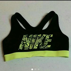 XS Nike DriFit sports bra