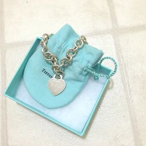 Tiffany & Co. Jewelry - Tiffany & Co Sterling Silver Heart Charm Bracelet Tiffany & Co. Jewelry - Tiffany & Co Sterling Silver Heart Charm Bracelet