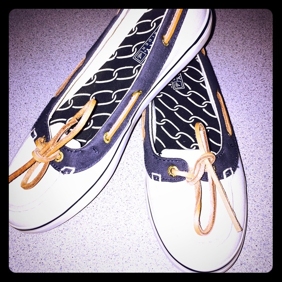 Women's sperrys white size 7