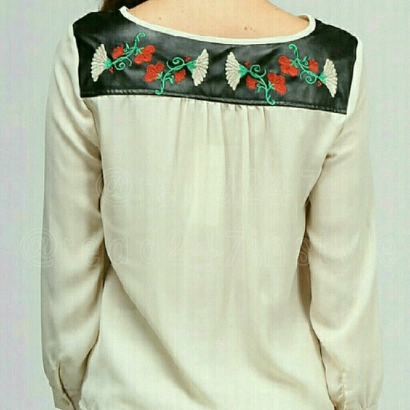 ☆HP☆ Shoulder Accent Top - Picture 2 of 4
