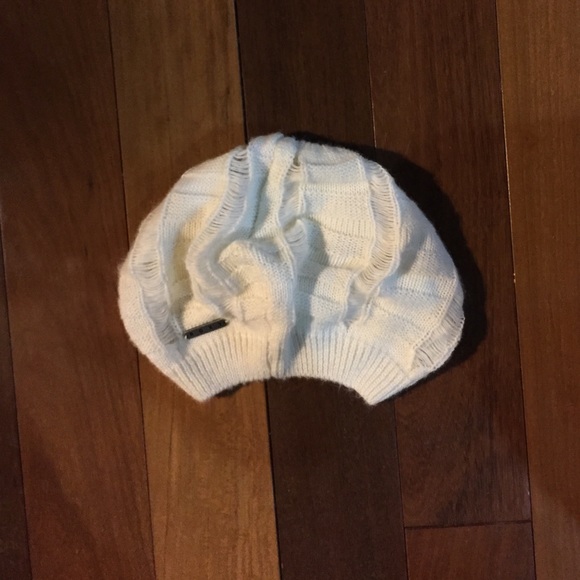 Roxy beanie thing - Picture 1 of 3