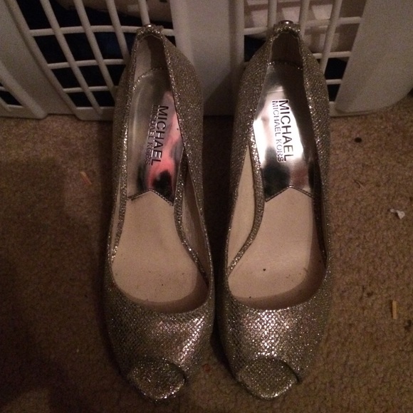 Micheal Kors Sparkly silver peep toe heels