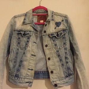 Levi's Bleached & Un-studded Denim Jacket