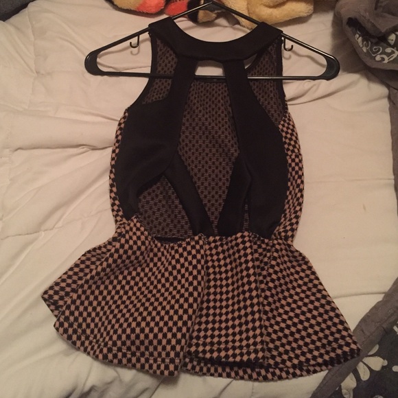 Top - Picture 2 of 2