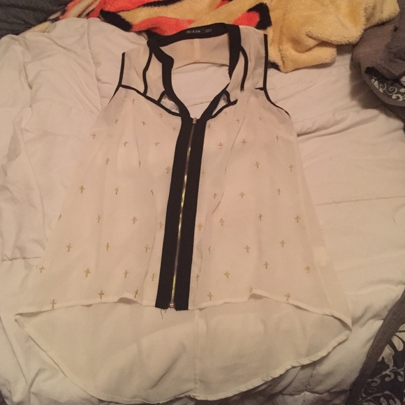 Cross zip up top! Love this!