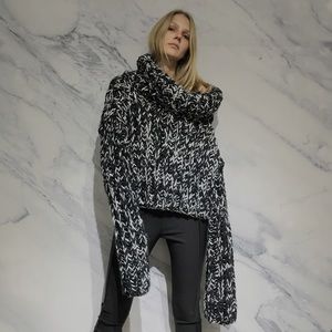 Anja Sweater (5 Pack)