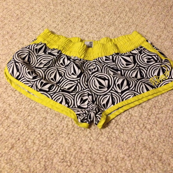 Volcom shorts
