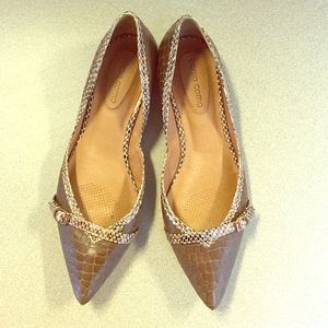 Like new. Only worn in office.