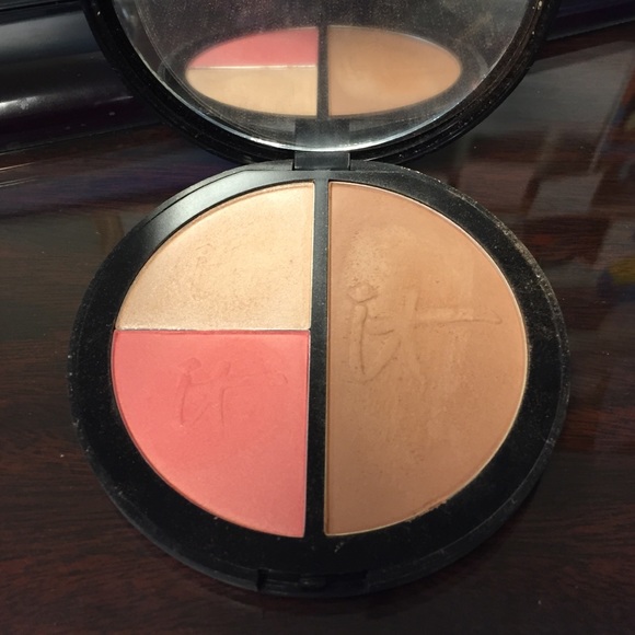 It Cosmetics Live, Love Laugh Vitality Disk