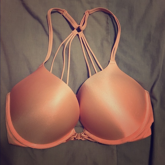 Victoria's Secret Bombshell plunge 32d