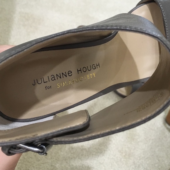 Beautiful Julianne Hough heels - Picture 3 of 4