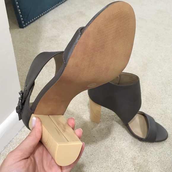 Beautiful Julianne Hough heels - Picture 4 of 4