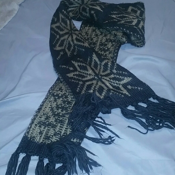 Scarf - Picture 2 of 2
