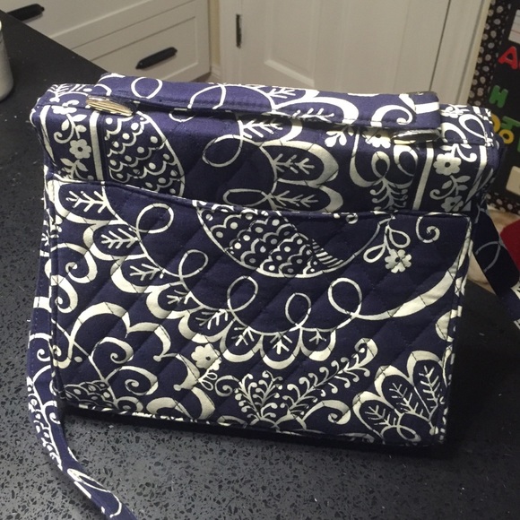 Vera Bradley Crossbody - Picture 3 of 4