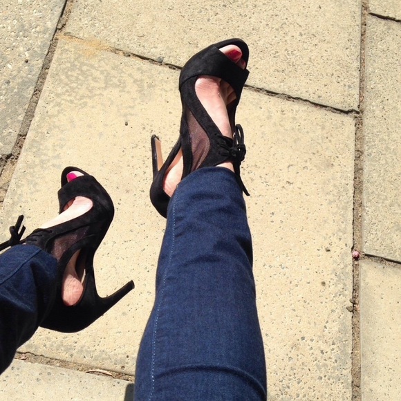 Nine West Australia Black Heels - Picture 2 of 5