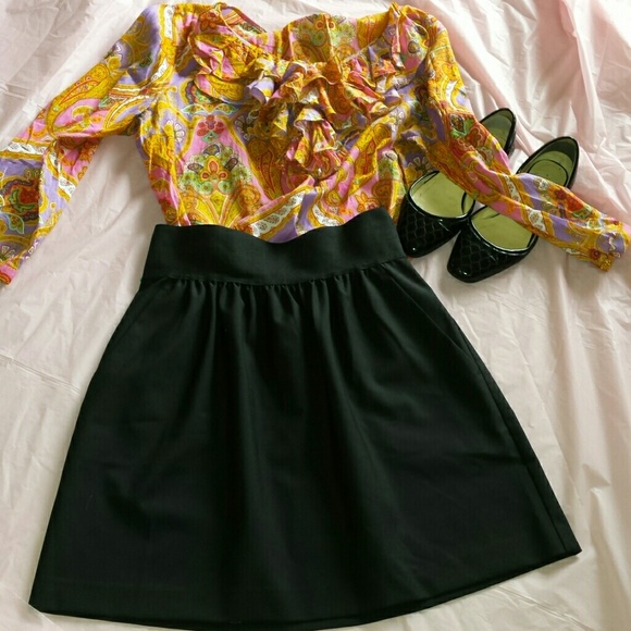 Theory Dresses & Skirts - New Theory Wool Blend Stretch Black Mini Skirt