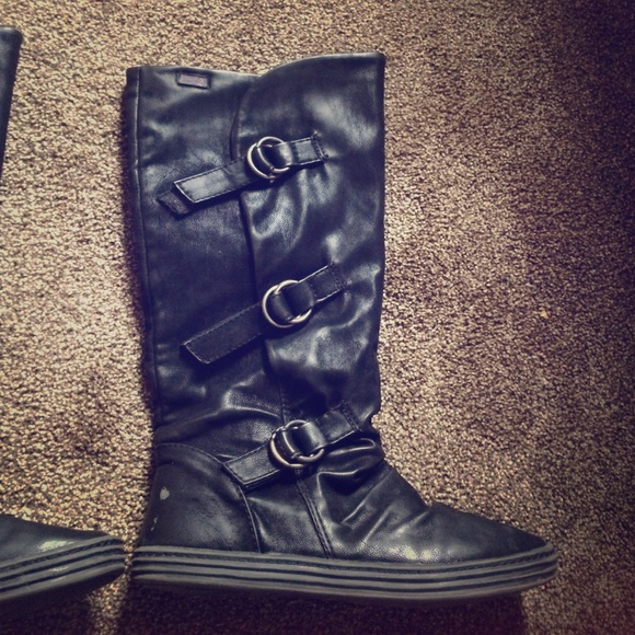Black boots