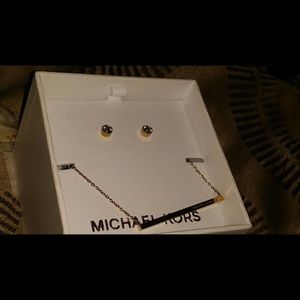 Meet your Posher, Pd