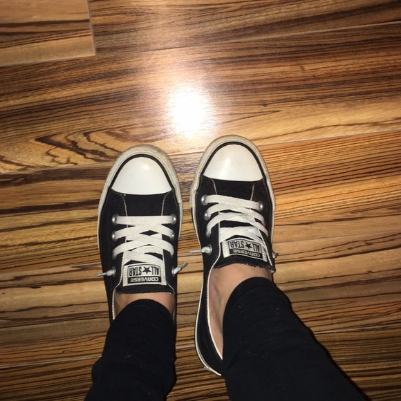 black no tie converse