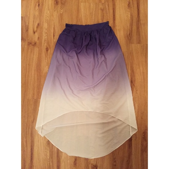 Beautiful Hi-Low Skirt 💙