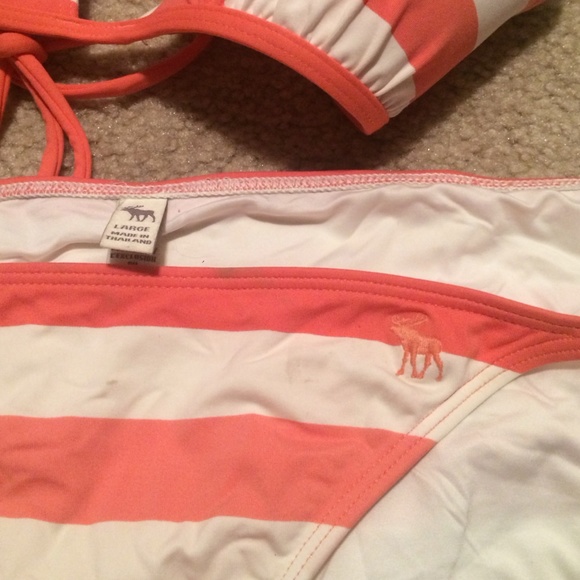 Bikini - Picture 2 of 3