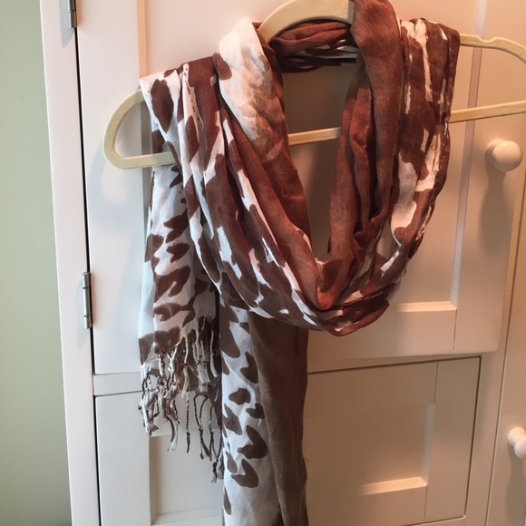 Printed scarf
